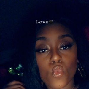 Meet your Posher, Cierra